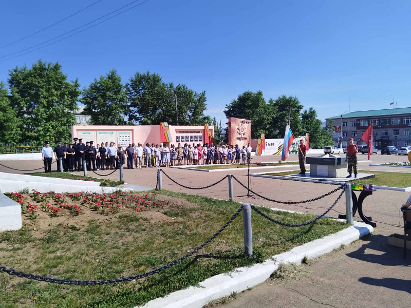 В Заиграевском районе полицейские и общественники присоединились к патриотической акции «Свеча памяти».