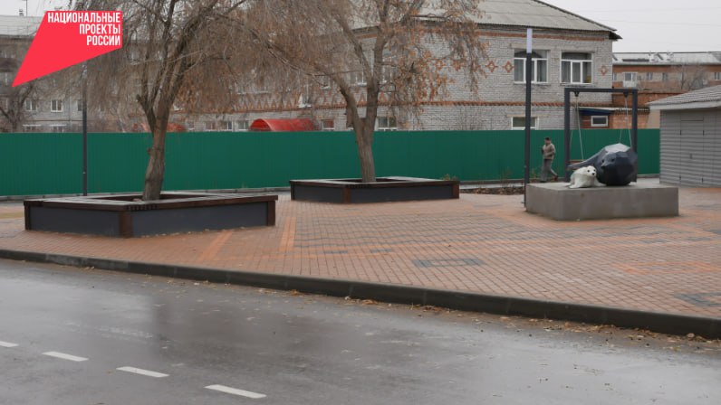 В пригородном посёлке Бурятии благоустроили площадь Победы.